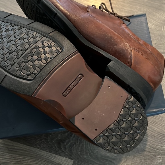 Like New Florsheim Alverson Brown Leather Dress Shoes size 11 - Picture 4 of 6